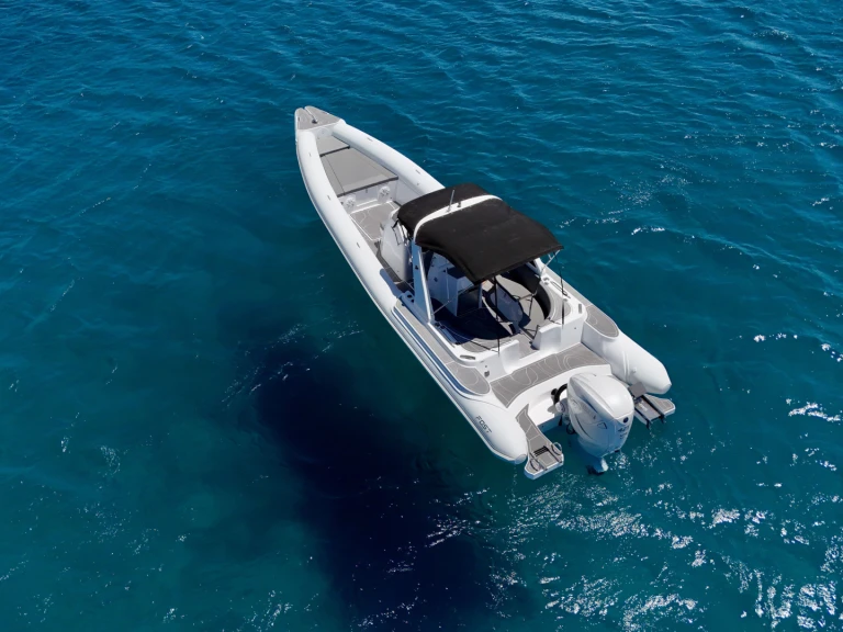 Noleggio Gommone con o senza skipper Fost Matrix a Marina Aliki