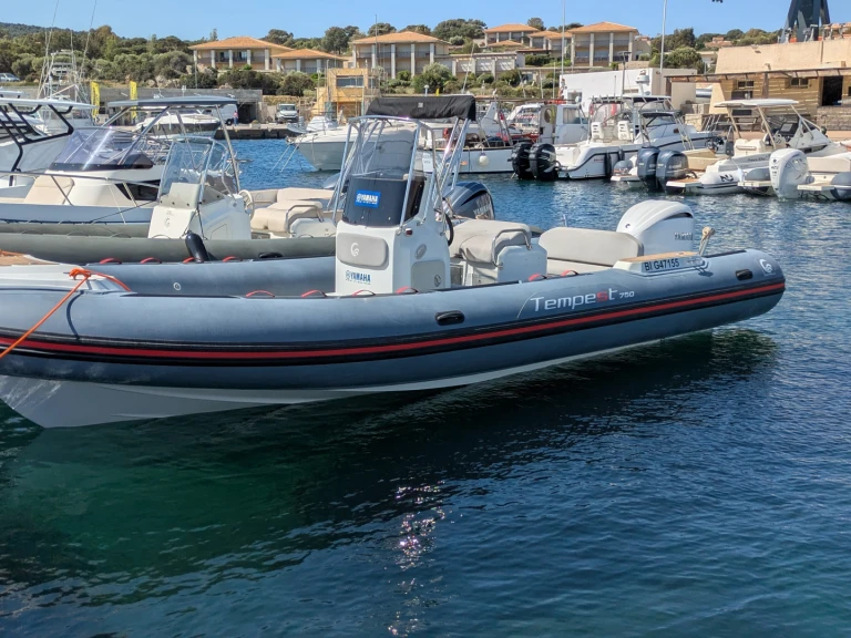 Noleggio Gommone Capelli con patente nautica