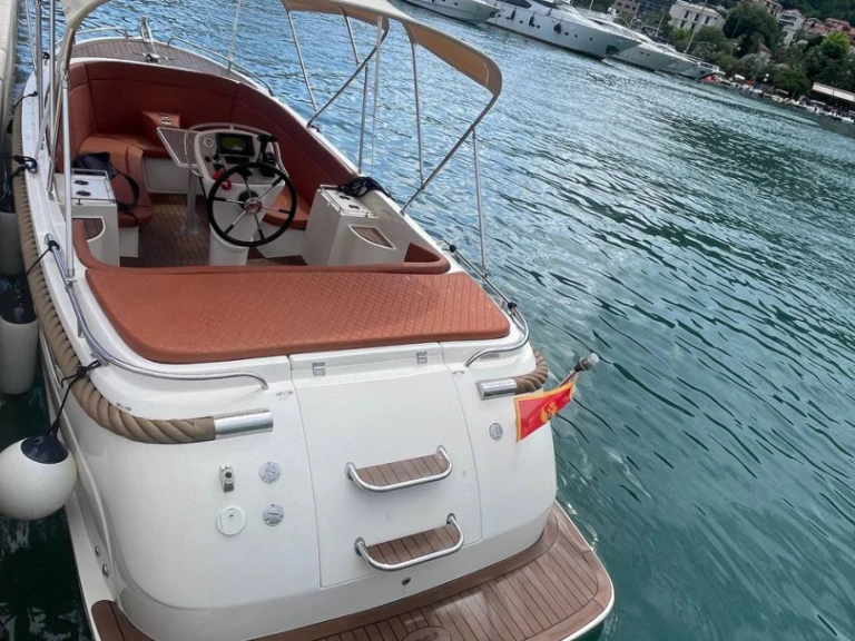 Noleggio Barca a motore a Budva – Truszczynscy boats Primeur 715