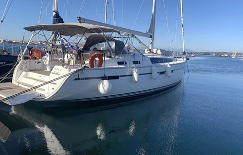 Noleggiare una Bavaria Cruiser 51 a Perigiali