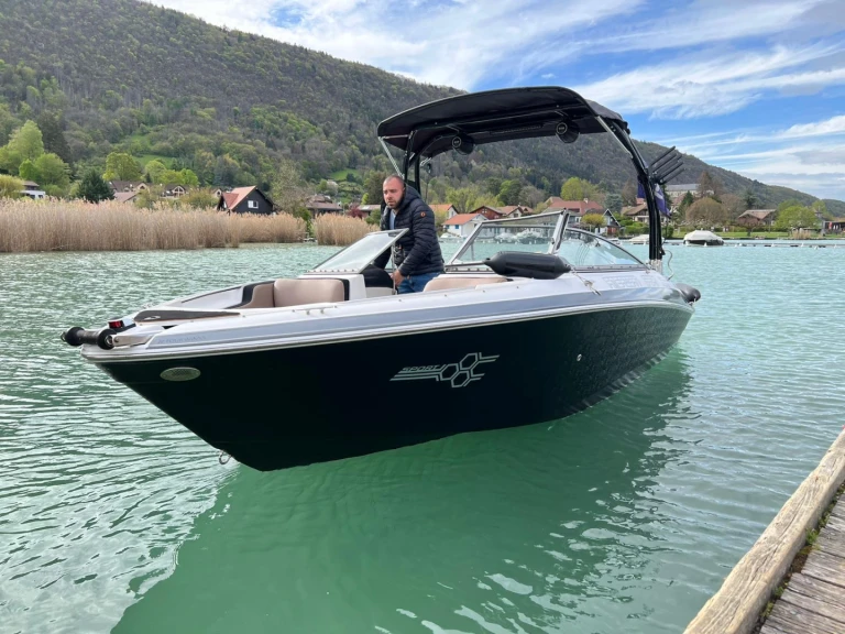 Noleggio Barca a motore a Annecy – Four Winns Horizon 200
