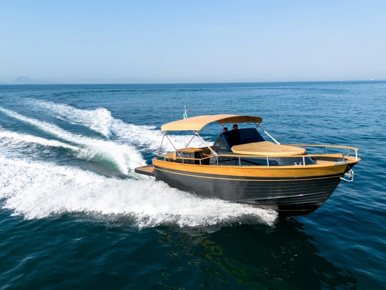 Barca a motore a noleggio a Marina de Palamós al miglior prezzo