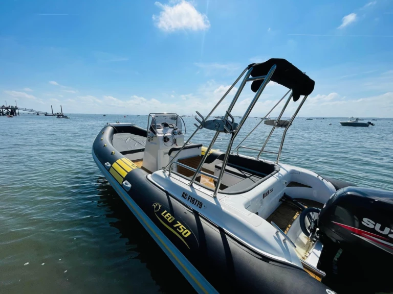 Noleggio barche Nautica Led Nautica Led 750 GS a Lège-Cap-Ferret su Samboat