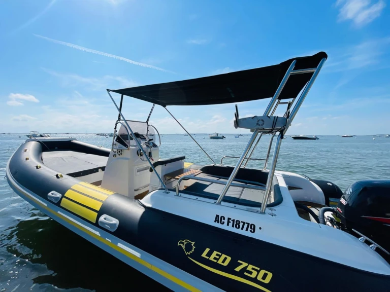 Noleggiare una Nautica Led Nautica Led 750 GS a Lège-Cap-Ferret