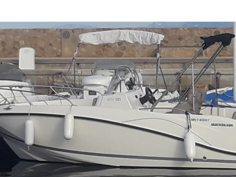 Noleggio Barca a motore a Six-Fours-les-Plages – Quicksilver Quicksilver 555 Activ Open