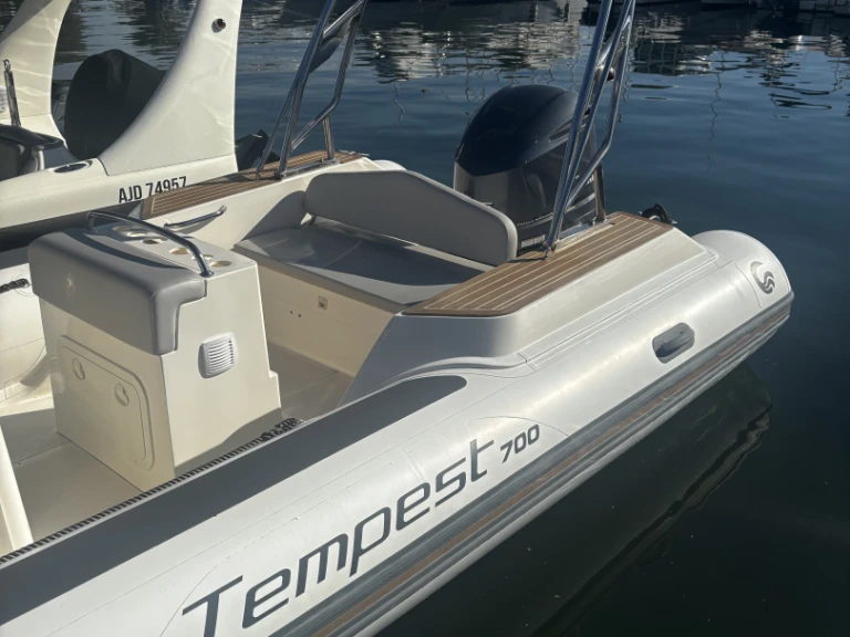 Noleggio Gommone a Porto-Vecchio – Capelli Capelli 700