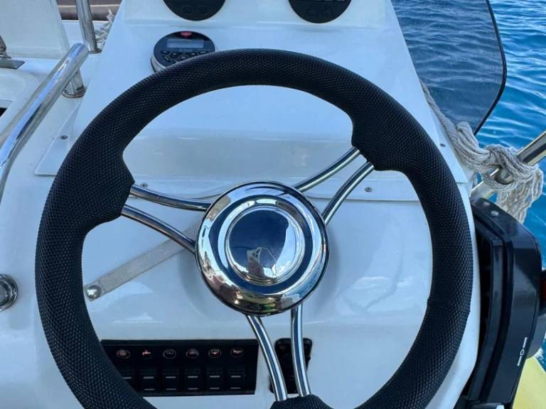 Noleggio barche Solemar Solemar S 580 a Lesina (Hvar) su Samboat