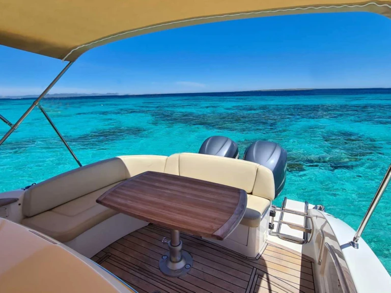 Noleggiare una Sessa Marine Key Largo 30 a Poltu Quatu