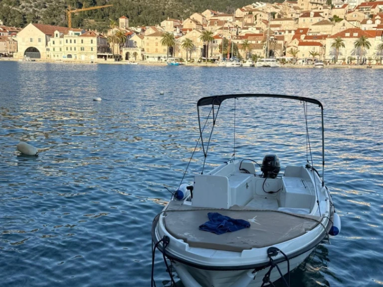 Noleggio Barca a motore a Lesina (Hvar) – Betina 500