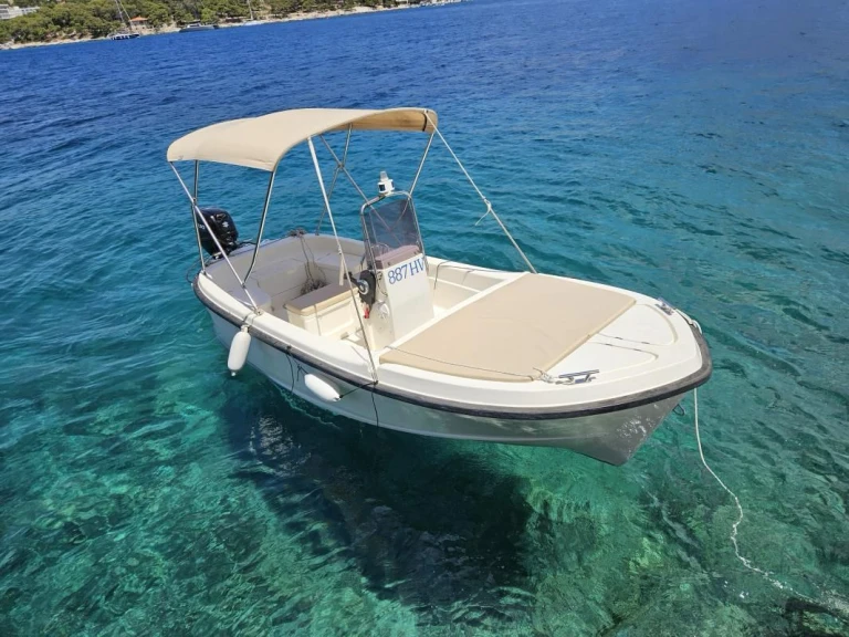 Noleggio a Lesina (Hvar) – Betina 500 su SamBoat