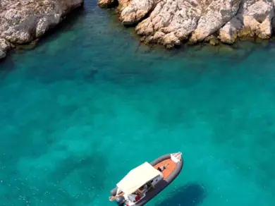 Noleggio Barca a motore Blu and blu italy con patente nautica