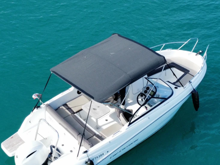 Noleggio barche Jeanneau Cap Camarat 6.5 BR a Antibes su Samboat