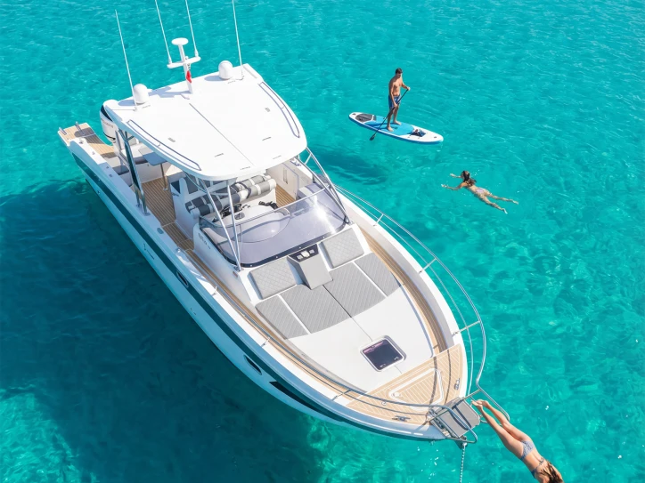 Noleggio Barca a motore con o senza skipper Saver a Portisco