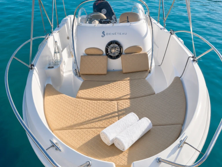 Noleggio barche Port d'Alicante economico Flyer 550
