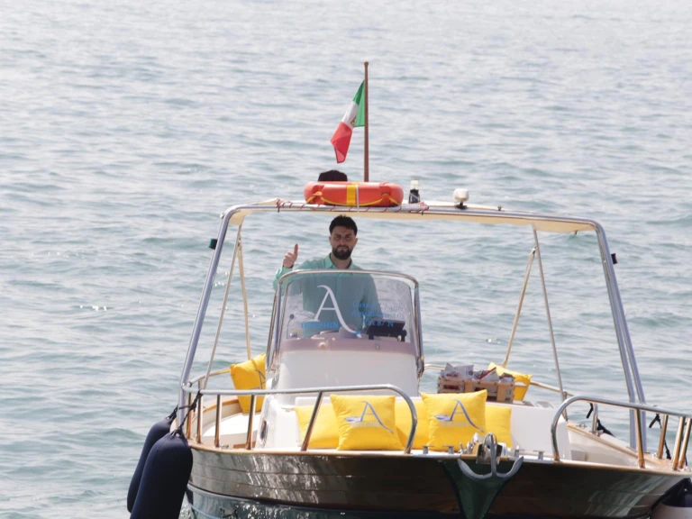 Fratelli Aprea Sorrento 7,50 open cruise da affittare a  Salerno