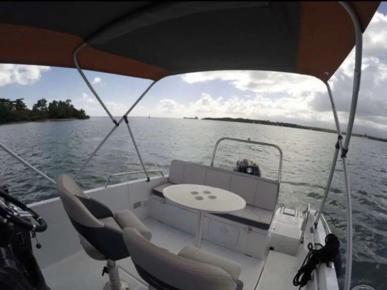 Noleggio Barca a motore con o senza skipper Quicksilver a Marsiglia