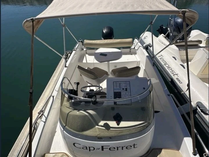Noleggio barche Six-Fours-les-Plages economico Cap Ferret 552 Sun Deck