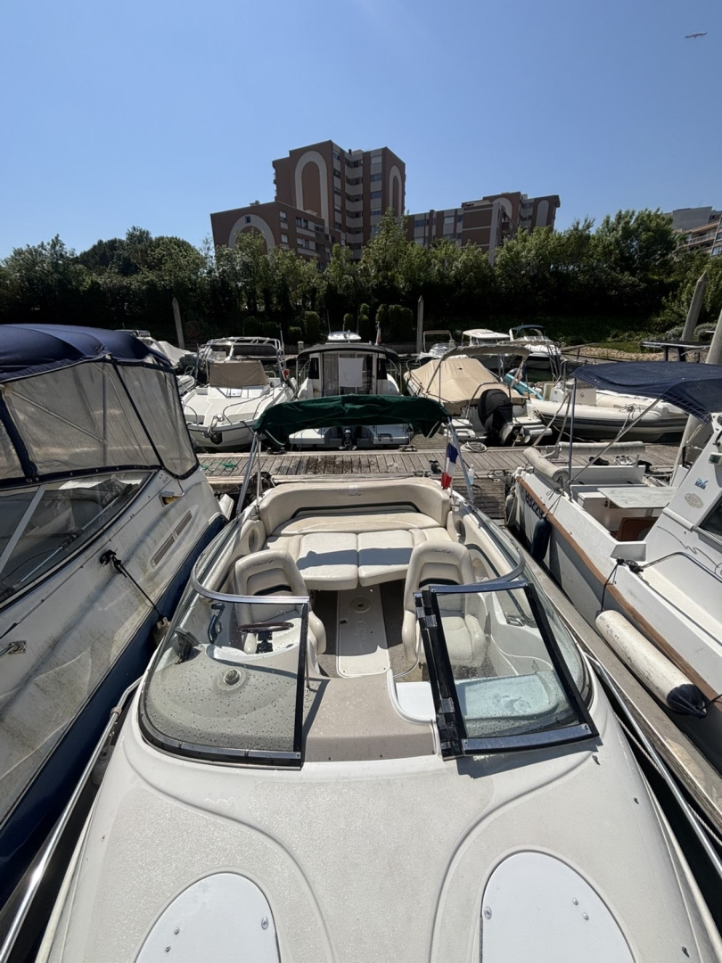 Noleggio barche Mandelieu-la-Napoule economico Chris Craft 210 CC
