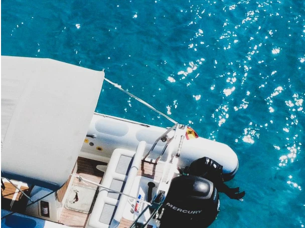 Noleggio Gommone con o senza skipper Valiant a Sant Lluís