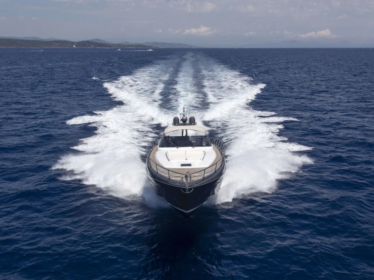Yacht di lusso a noleggio a Saint-Tropez al miglior prezzo