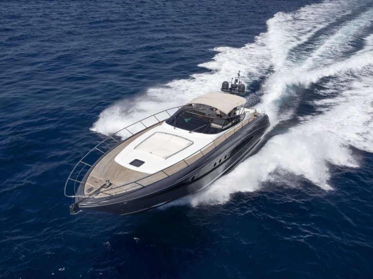 Riva Virtus 63 da affittare a  Saint-Tropez