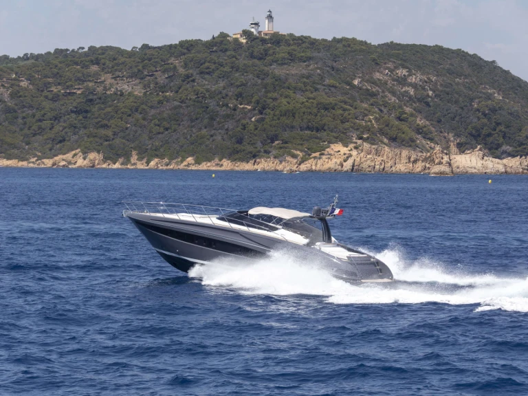 Noleggio a Saint-Tropez – Riva Virtus 63 su SamBoat