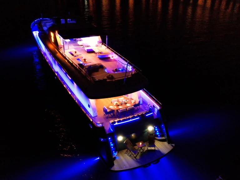 Noleggiare una lürssen custom a Bodrum