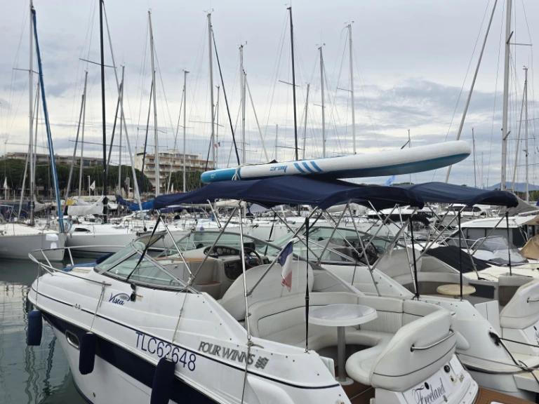 Noleggio a Mandelieu-la-Napoule – Four Winns Vista 248 su SamBoat