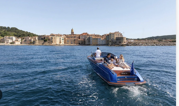 Noleggio barche Riva Aquariva 33 a Port de Saint Tropez su Samboat