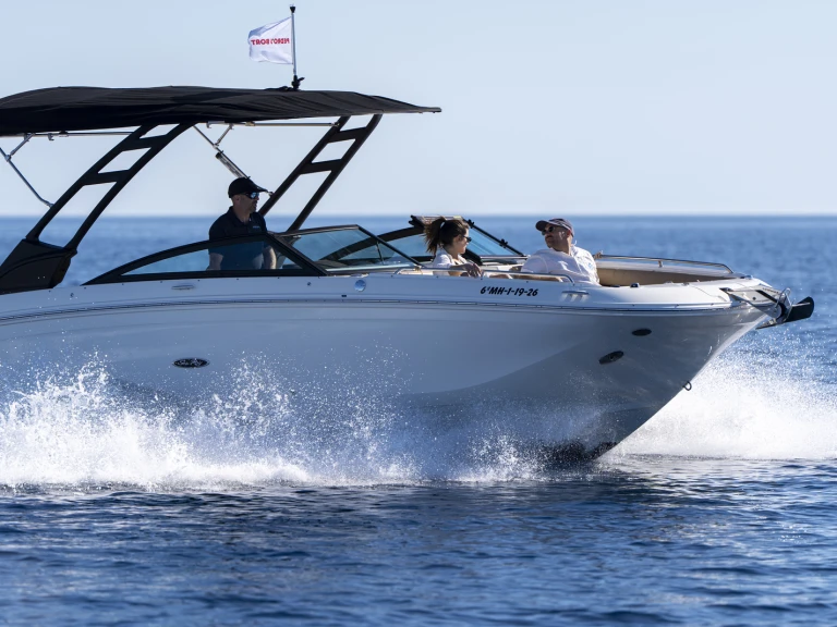 Noleggio Barca a motore a Mahon Port – Sea Ray SDX 290