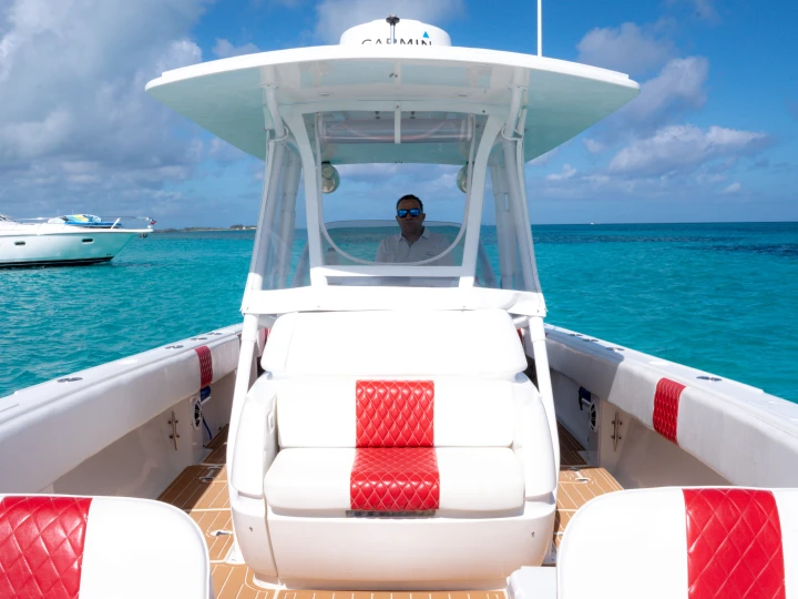 Noleggio barche Intrepid Centerconsole a Nassau su Samboat