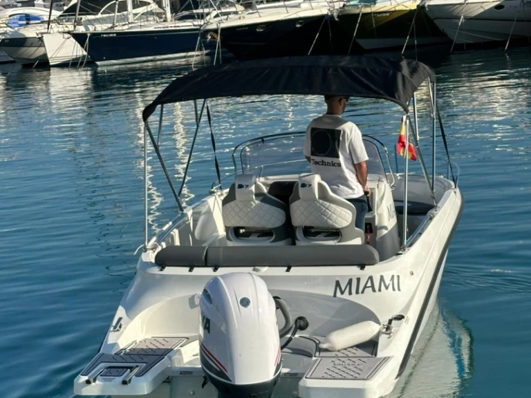 Noleggio Barca a motore con o senza skipper Astec a Altea