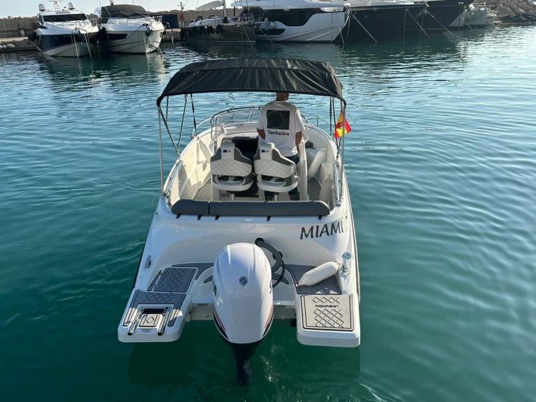 Noleggio Barca a motore Astec con patente nautica