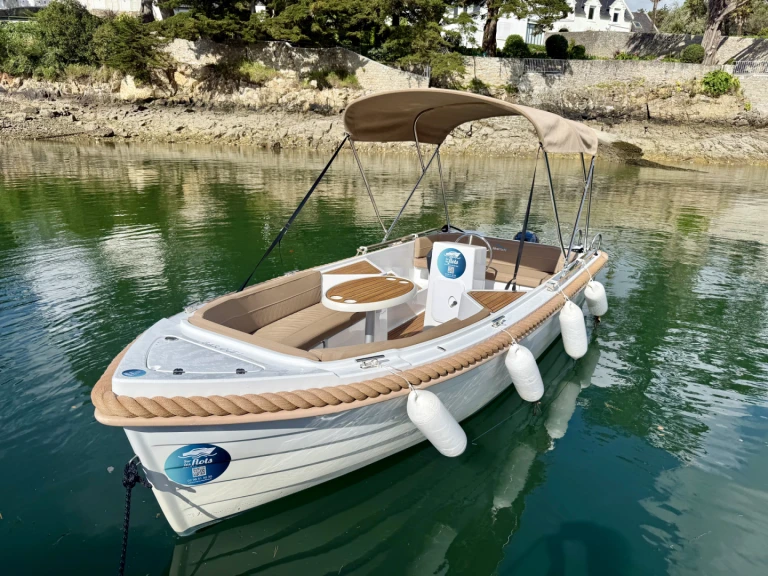 Noleggiare una Silver Yacht Silver 495 a Combrit
