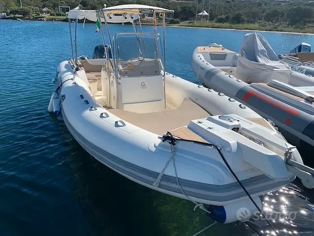 Gommone a noleggio a Porto Rotondo al miglior prezzo
