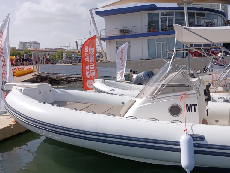 Noleggio Gommone a Portimão – Capelli Tempest 850
