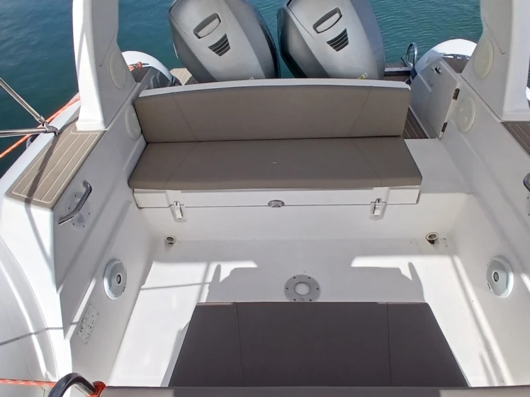 Noleggio Gommone Capelli con patente nautica