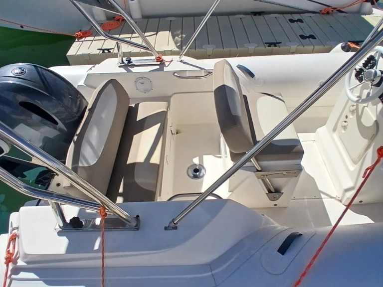 Noleggio barche Capelli Tempest 600 a Portimão su Samboat