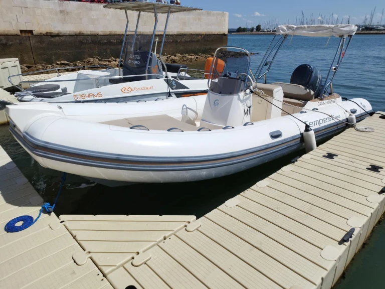 Noleggio barche Capelli Tempest 650 a Portimão su Samboat