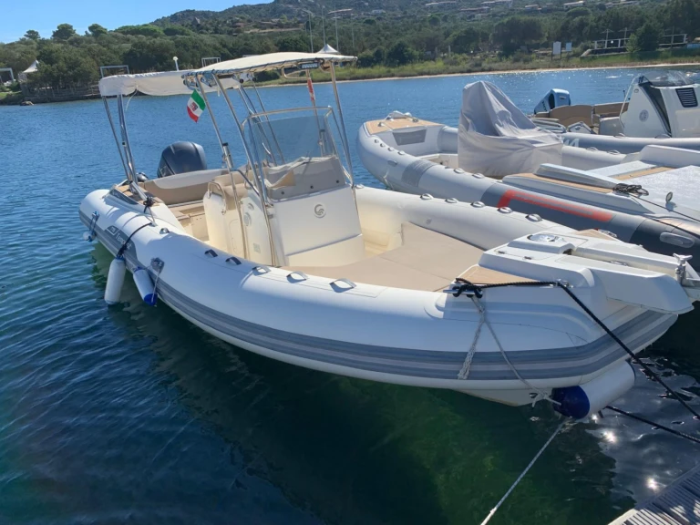 Gommone a noleggio a Porto Rotondo al miglior prezzo