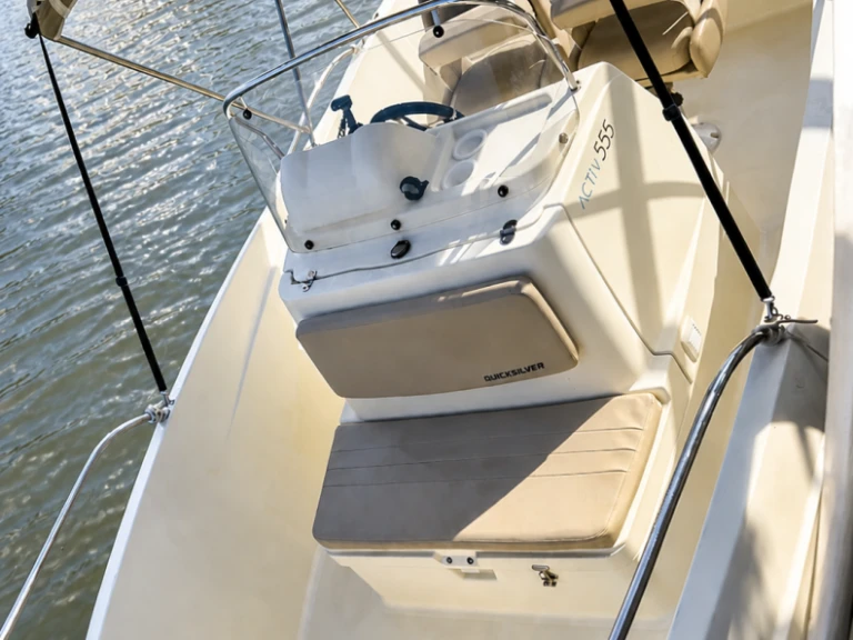 Noleggio Barca a motore a Port-Camargue – Quicksilver Activ 555 Open