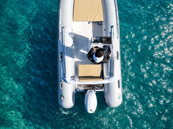 Novamarine RH460 da affittare a  Villasimius