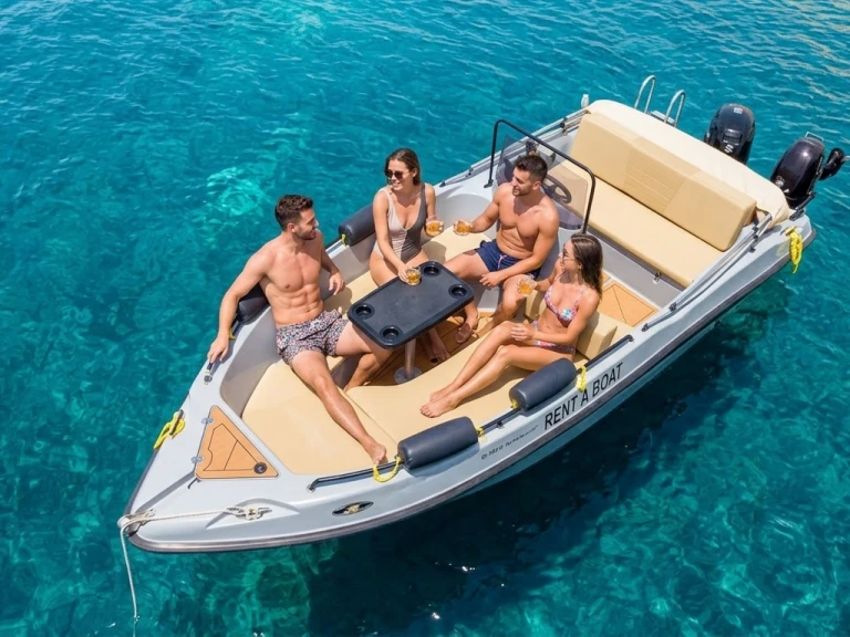 Noleggiare una Nireus 490 optima a Vlychada