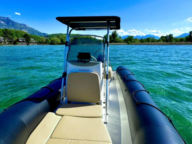 Noleggio Barca a motore a Aix-les-Bains – Bombard Sunrider 650