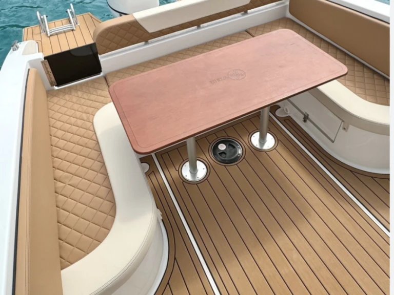 Noleggio Barca a motore Saver con patente nautica