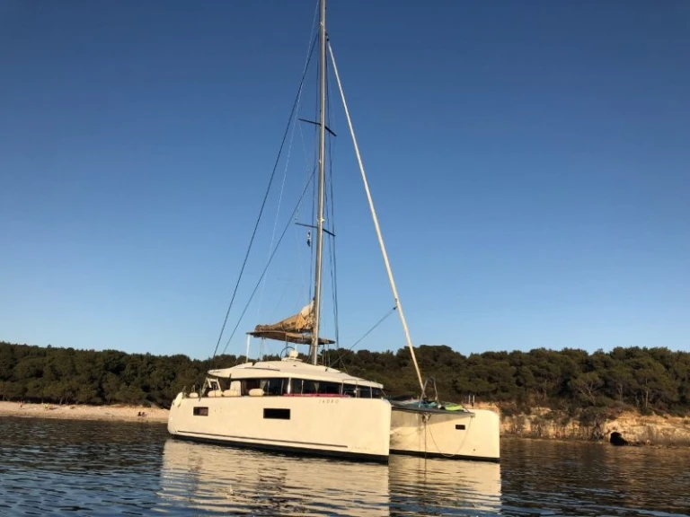 Noleggio barche Lávrio economico Lagoon 52 F