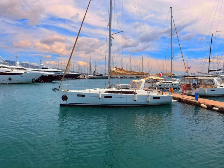 Noleggio Barca a vela Bénéteau con patente nautica