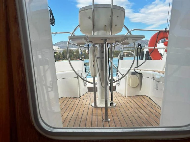 Noleggio Barca a vela Jeanneau con patente nautica