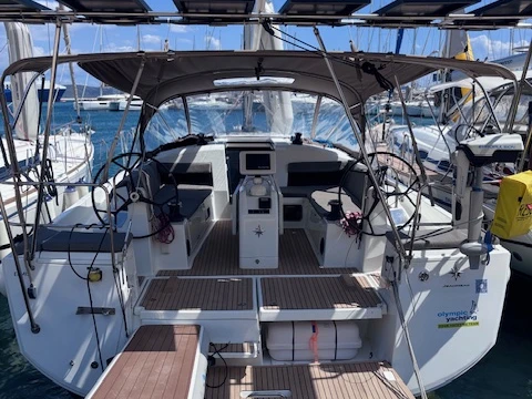 Jeanneau Sun Odyssey 440 da affittare a  Lávrio