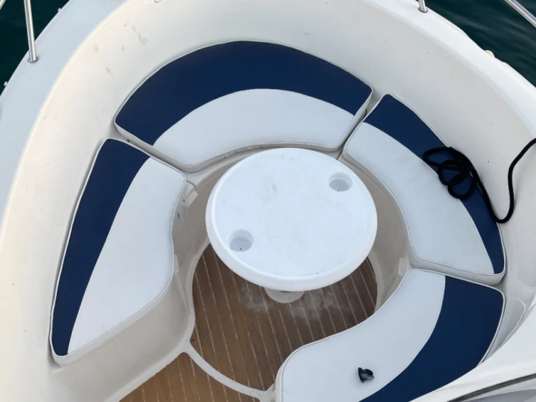 Quicksilver Quicksilver 600 Commander da affittare a  Cannes